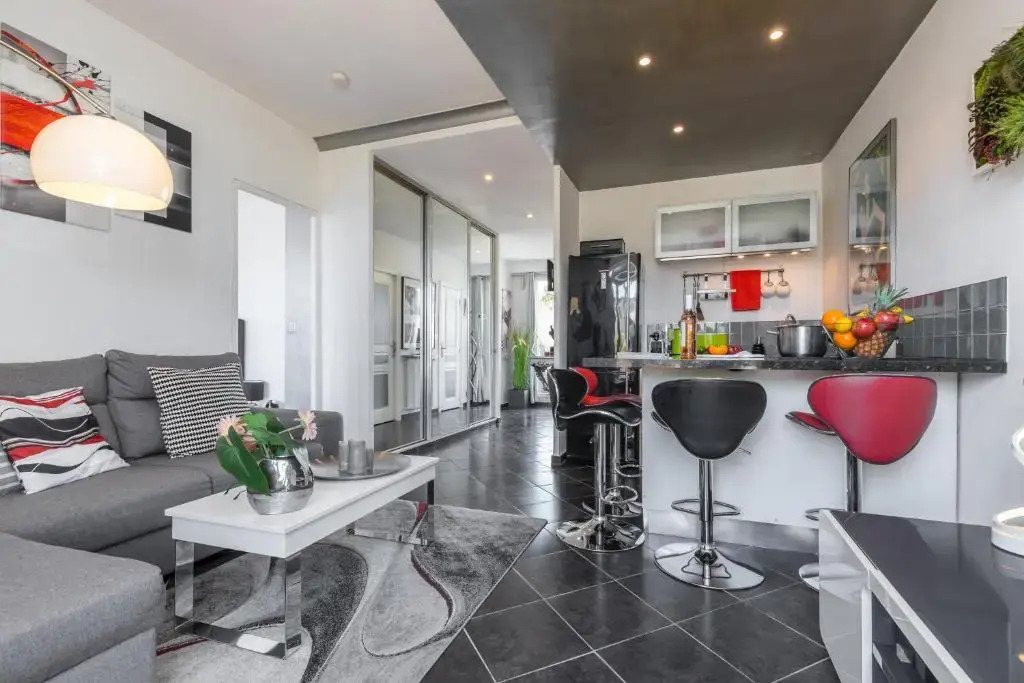Le Mantega - F2 Moderne,Centre Ville, 2 Grandes Terrasses,Climatisation, Ascenseur