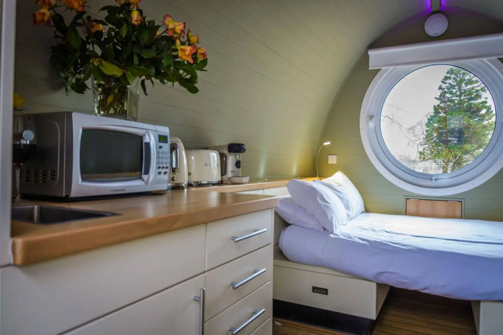 RiverBeds - Luxury Wee Lodges with Hot Tubs