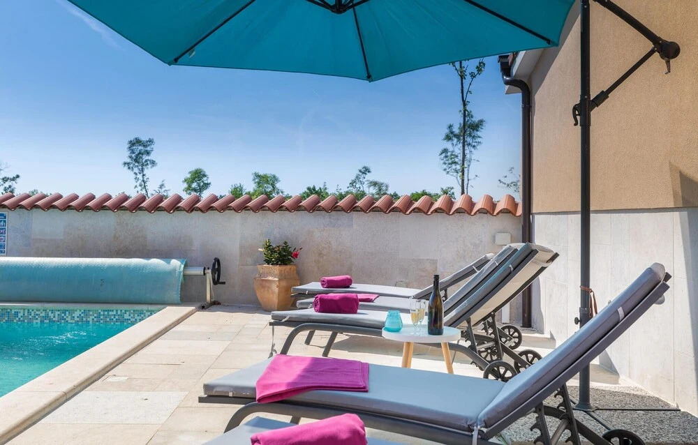 Awesome Home in Sarici With Outdoor Swimming Pool, Wifi and 4 Bedrooms