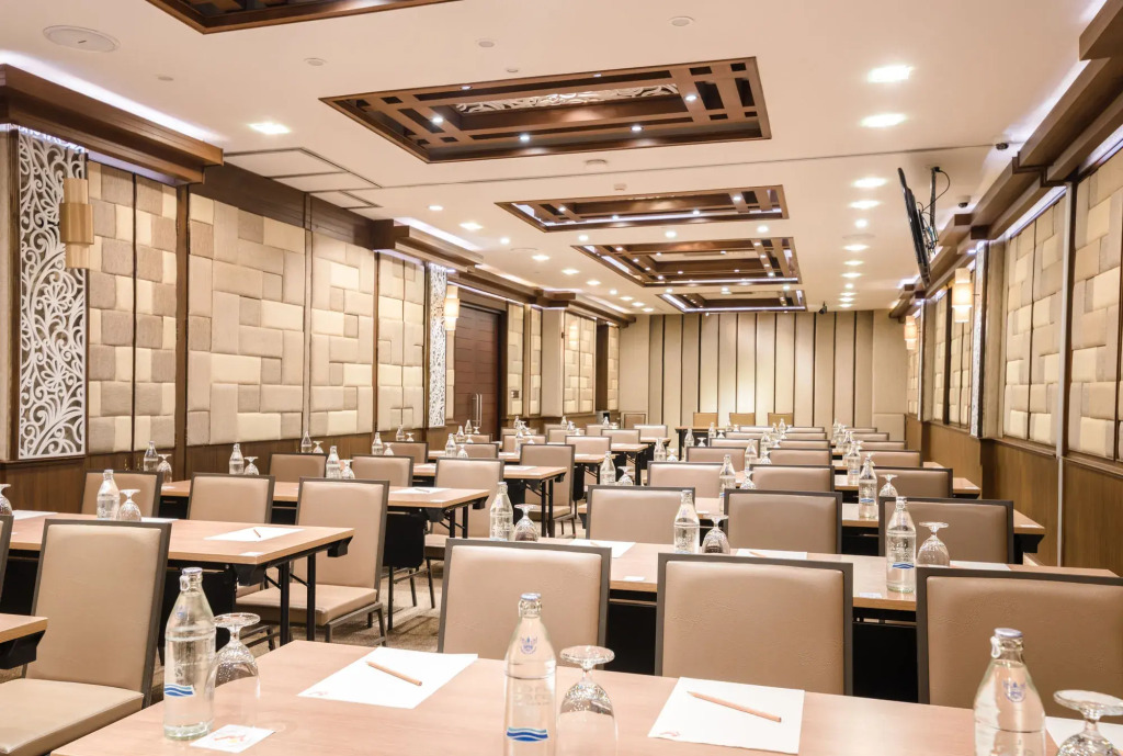 Rimnaam Klangchan Hotel - SHA Plus