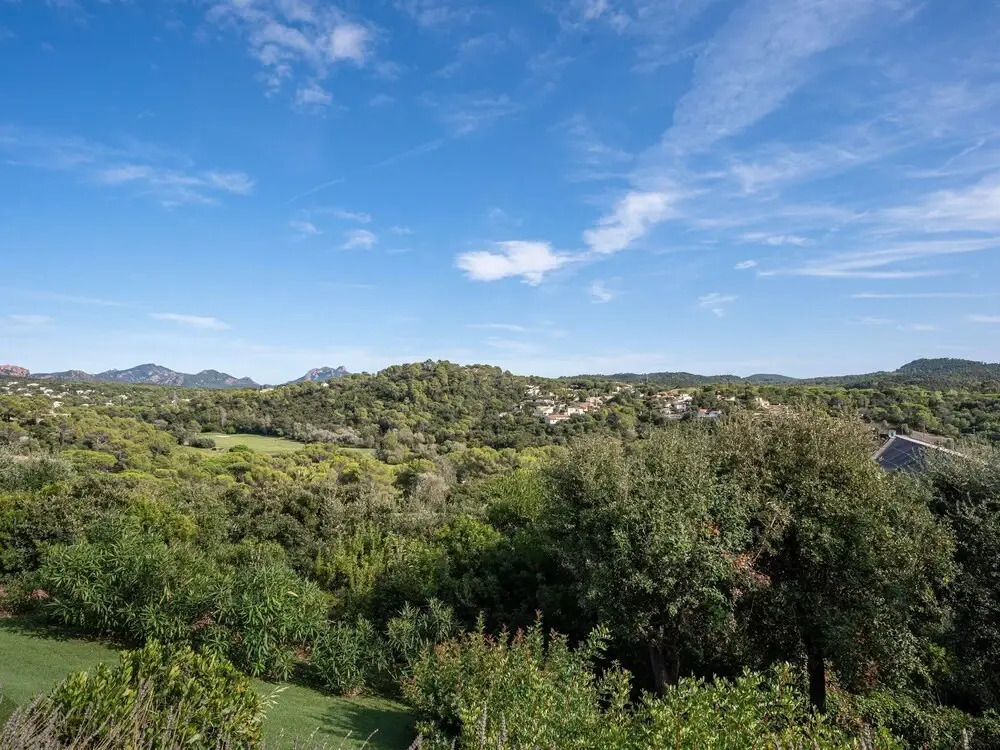 Modern Holiday Home in Saint-raphaël With Private Pool