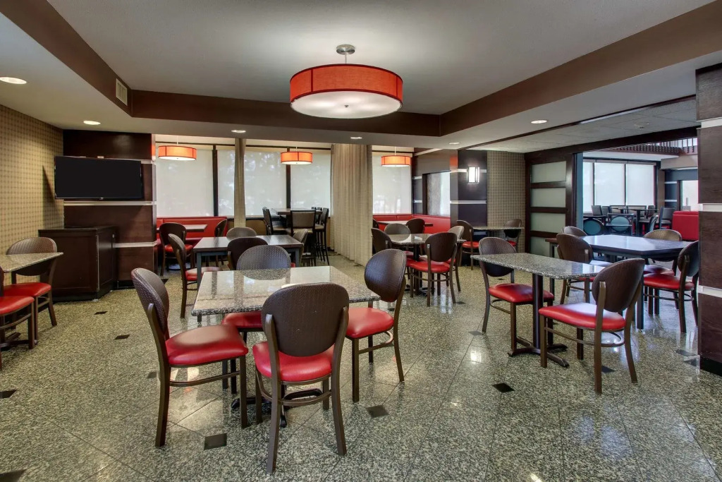 Heritage Inn & Suites The Woodlands, Trademark by Wyndham