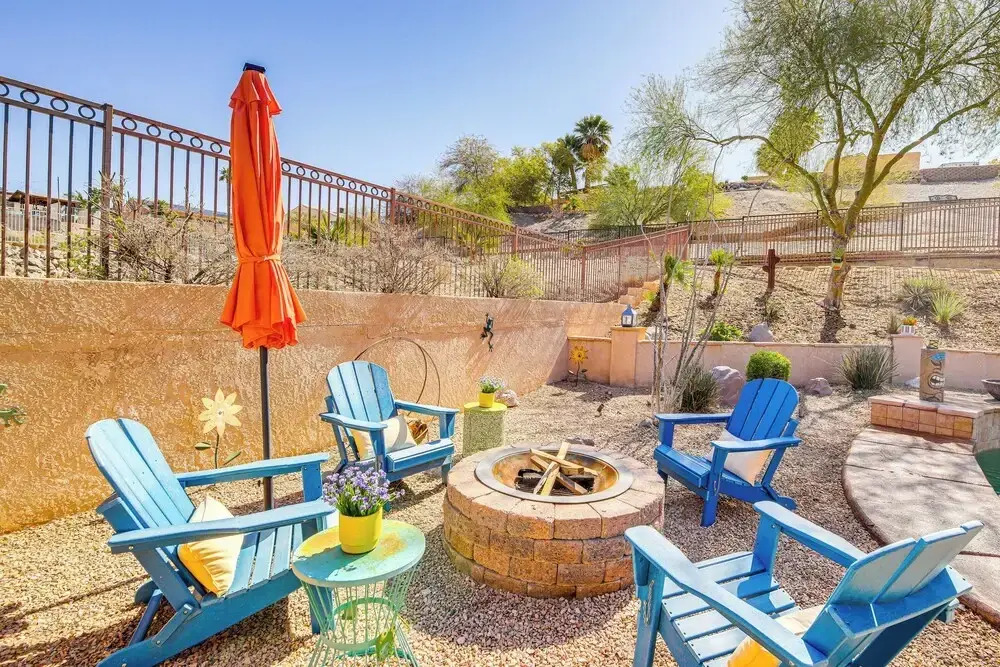 2 Mi to Lake Havasu: Poolside Paradise!