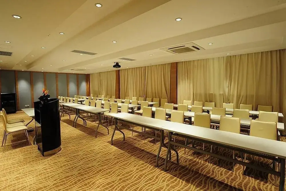 All Seasons Hotel