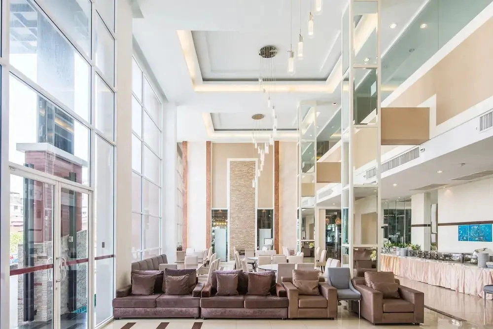 The Lavish Residence by Favstay
