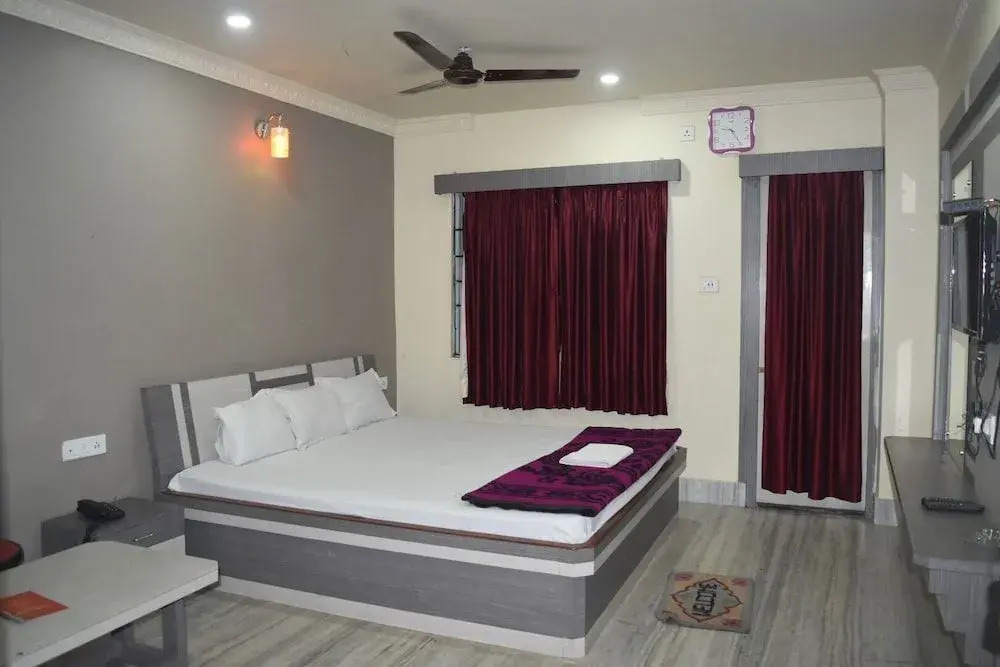 Hotel Mamoni Group