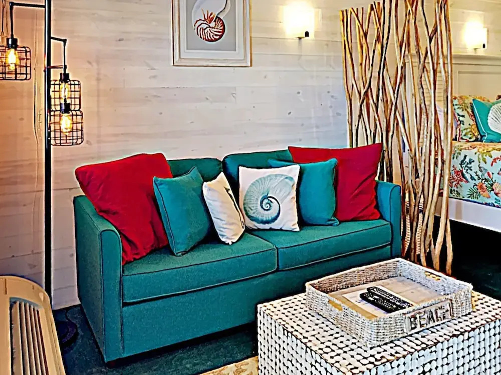 115 Sea Breeze Salty Sea Suite - One Bedroom Condo