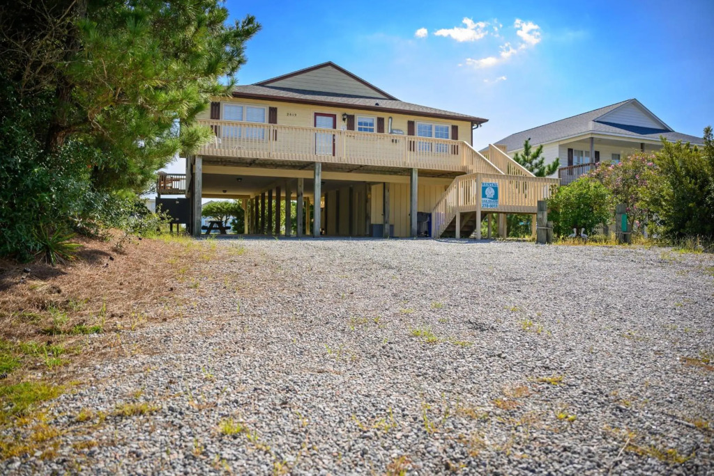 Pelican Palace by Oak Island Accommodations