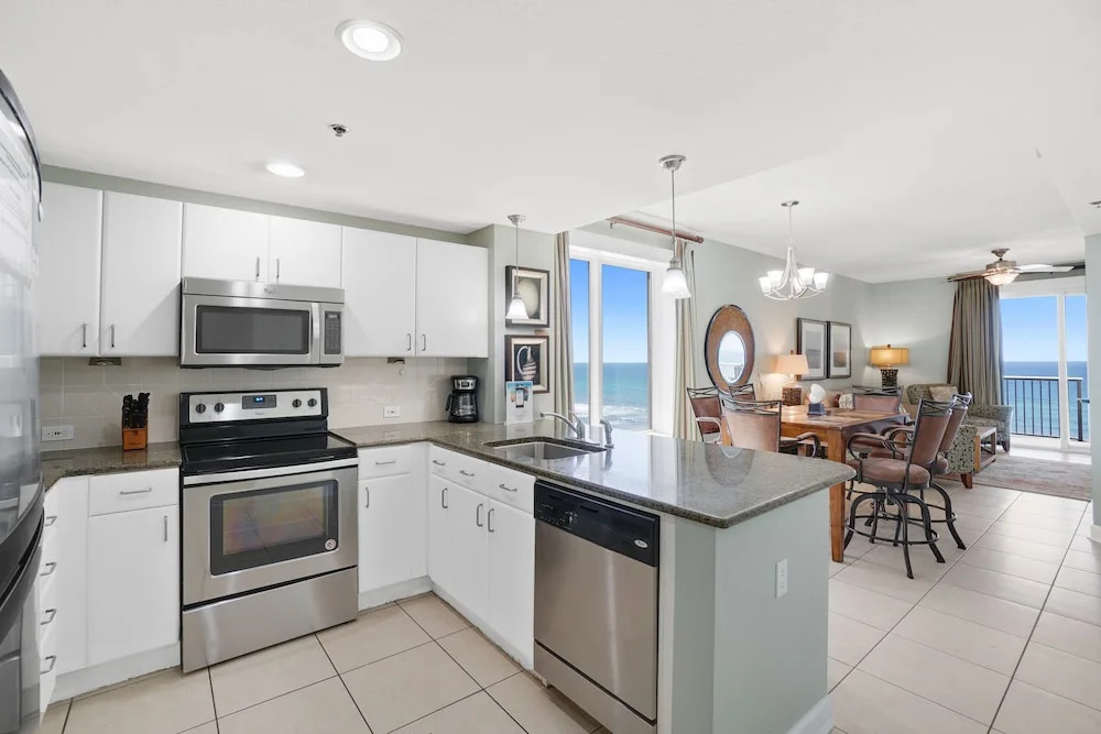 Grand Panama Tower 2 Pet Friendly Rentals by Panhandle Getaways