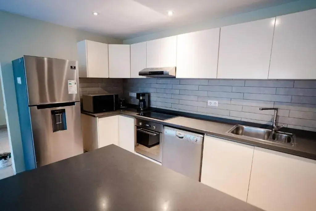 Beautiful Garden View Condo Suite 17