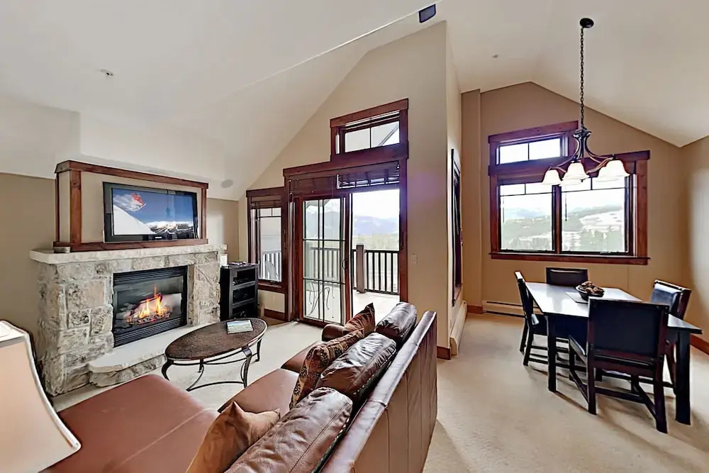 1891shrv 2 Bedroom Condo