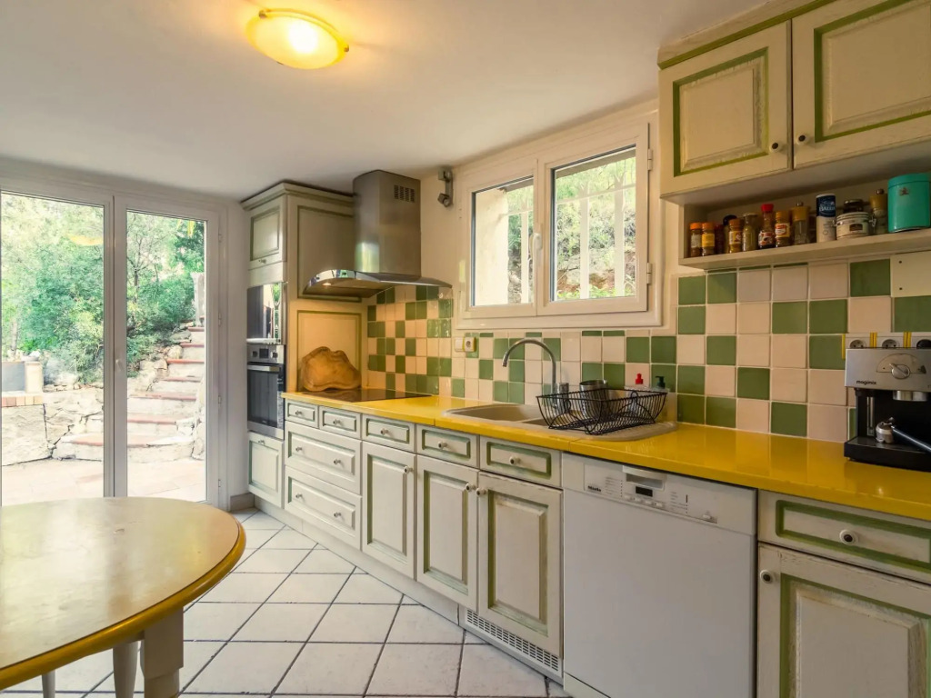 Villa in Hyères near Beach & Pool