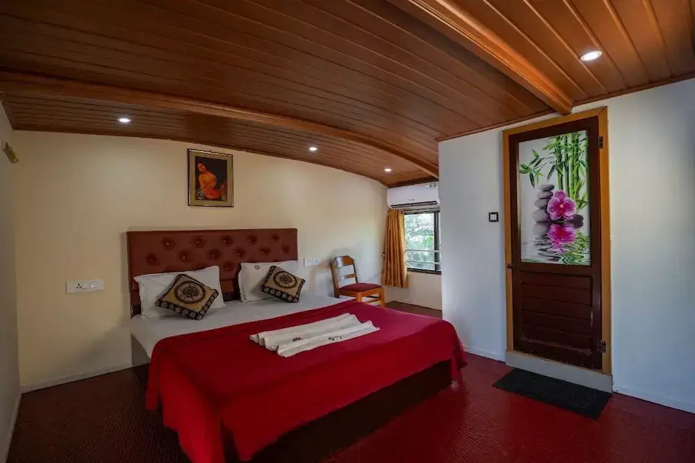 Coco HouseBoat