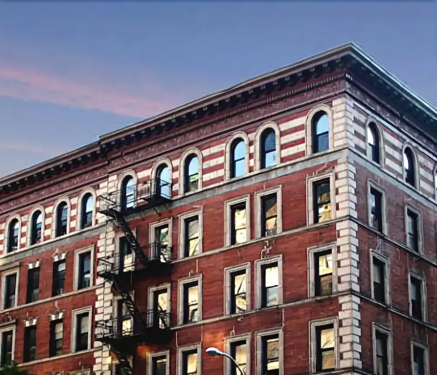 Hotel 99
