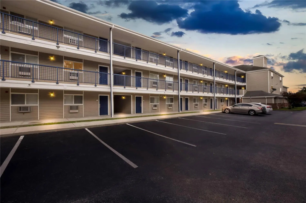 Birch Hill Suites - Lakeland