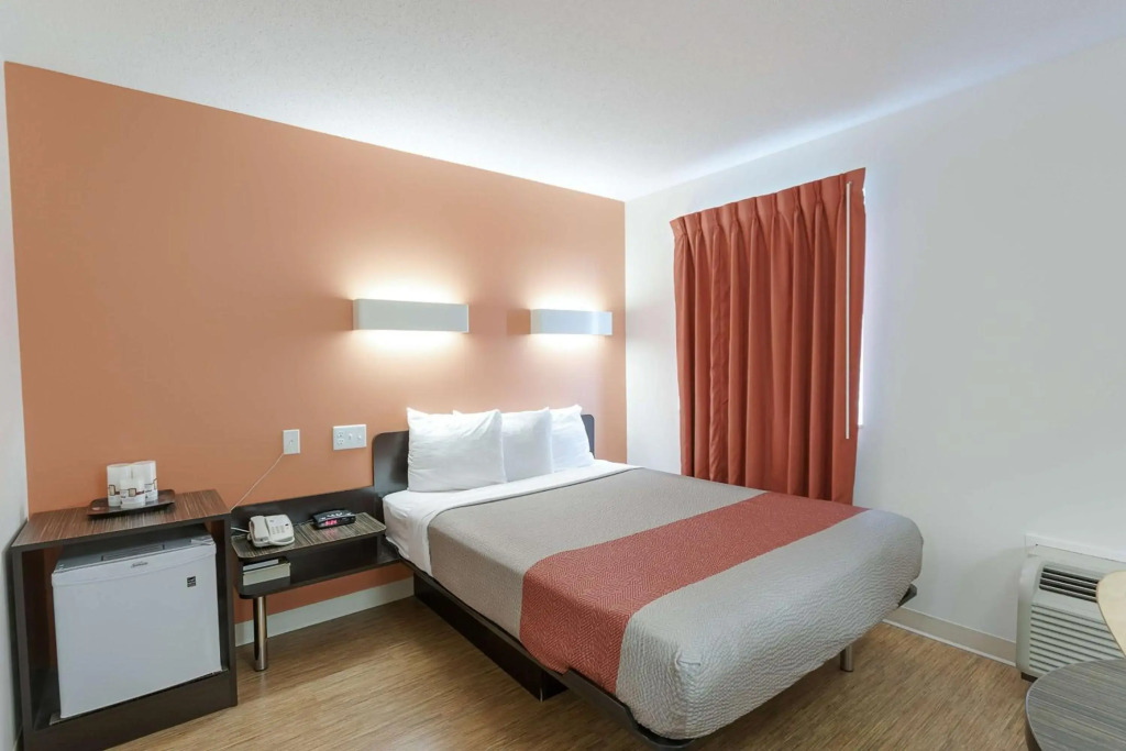 Motel 6-Brandon, MB