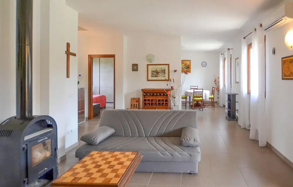 Beautiful Home in Castiglion Fiorentino With 2 Bedrooms, Wifi and Outdoor Swimming Pool