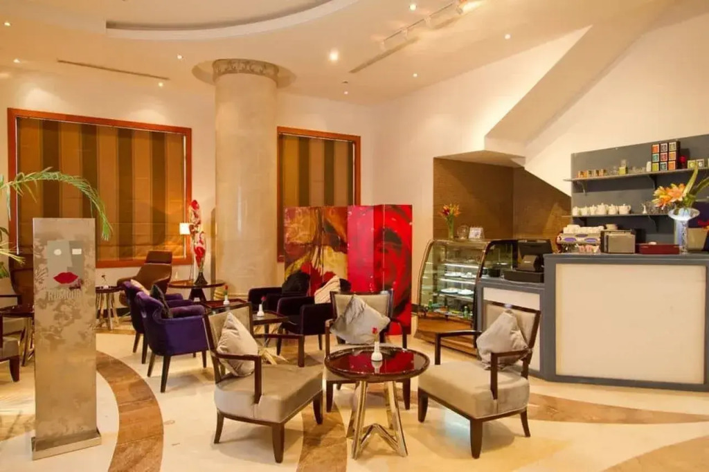 Sunday Hotel Kingdom Towers Formerly Warwick Al Dabab Hotel