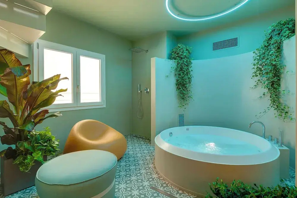 Penthouse with Private Spa & Gym - Mamo Florence
