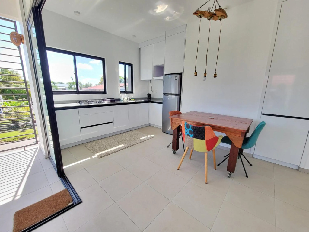 Modern - Wan Pipel with Terrace