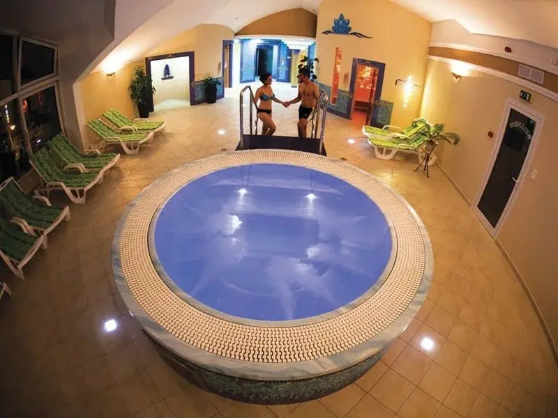 Kristály Hotel