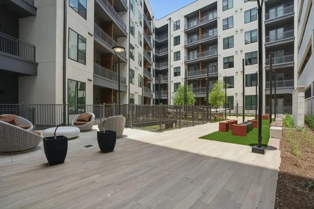 6min to Domain 12min DT Studio- Pool Parking
