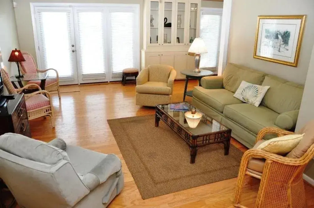 Surf Chalet - 4 Br home by RedAwning