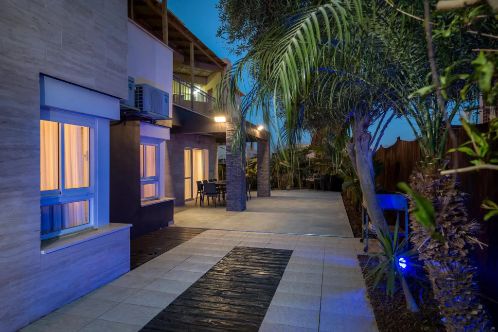 GEFFEN Luxury Apartments
