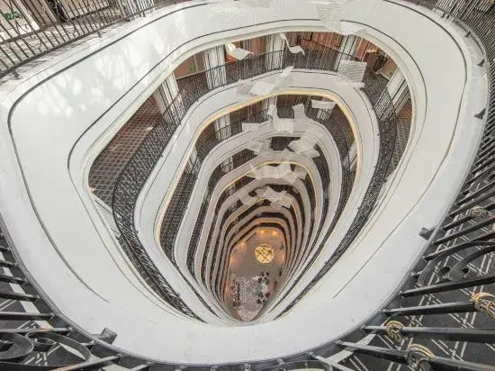 Elong Hotel (Xi'an Shaanxi History Museum Stadium Metro Station Branch)
