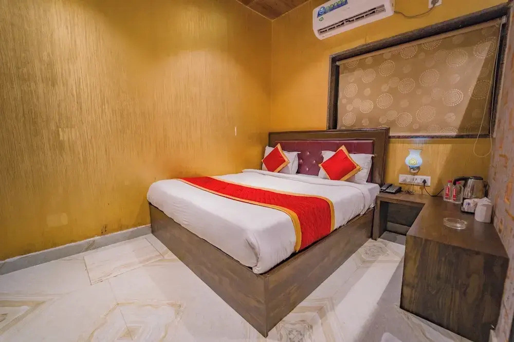 Shiv Rudraksh Resort, Near Assi Ghat