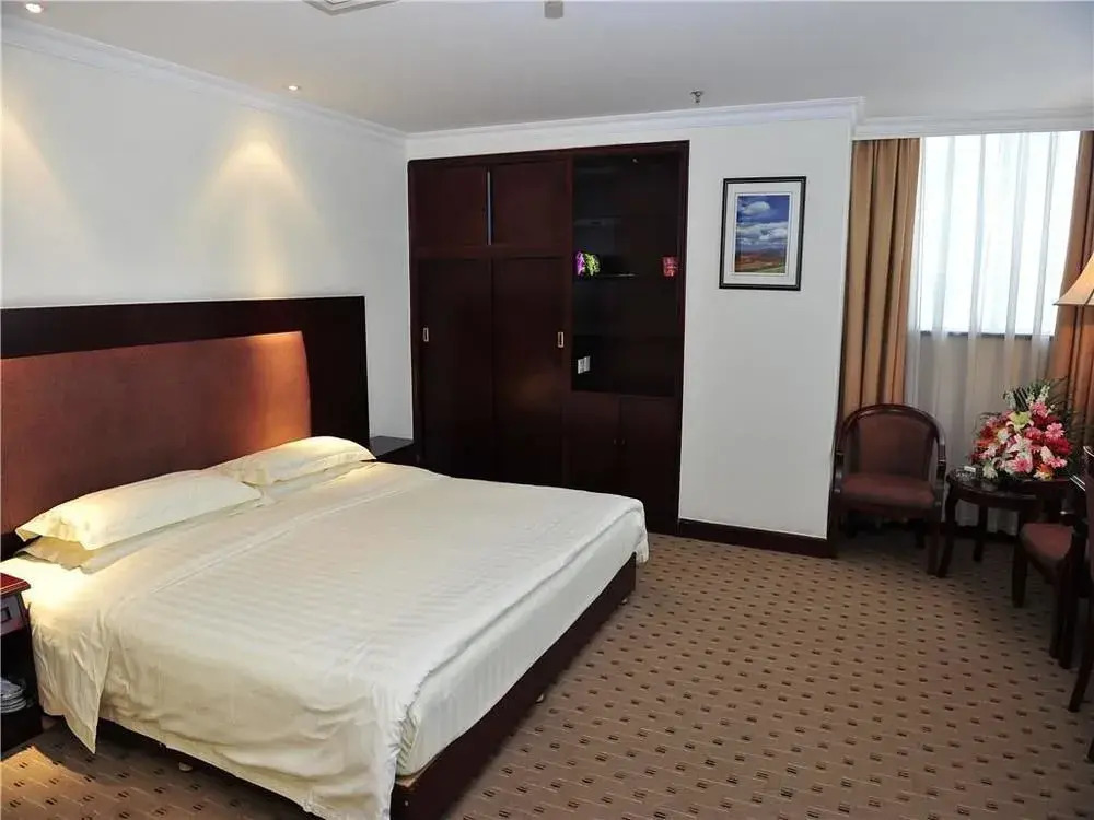 Kunming Greenlake View Hotel