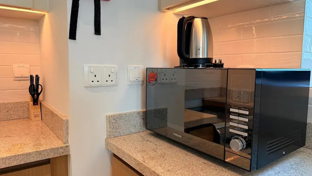 Dancenter Luxury 2 BR at Creek Side