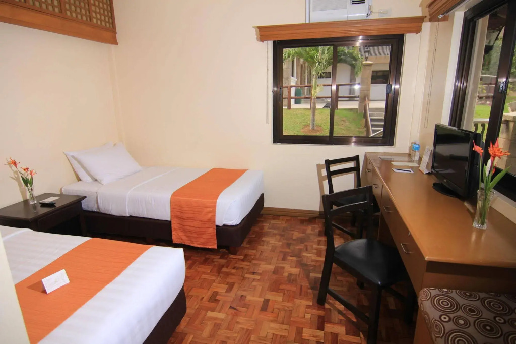 Sol Y Viento Mountain Hot Springs Resort