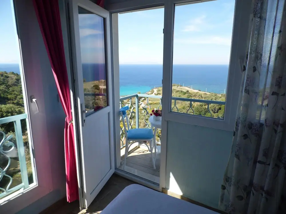 Laila Otel  Karaburun