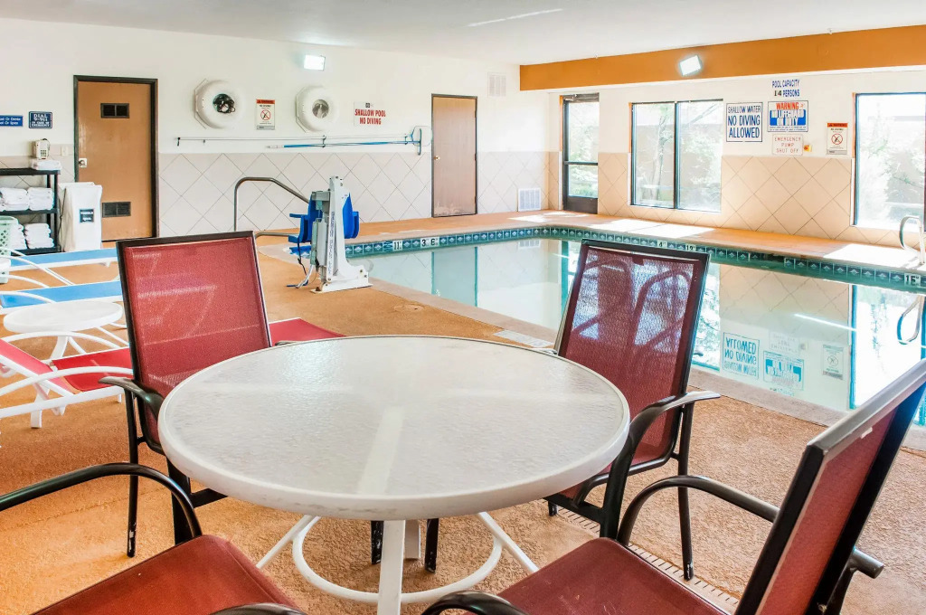 Holiday Inn Express & Suites