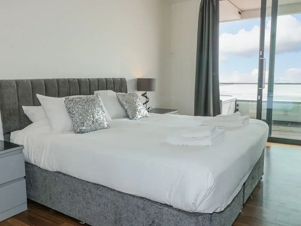 18 Abbey Sands