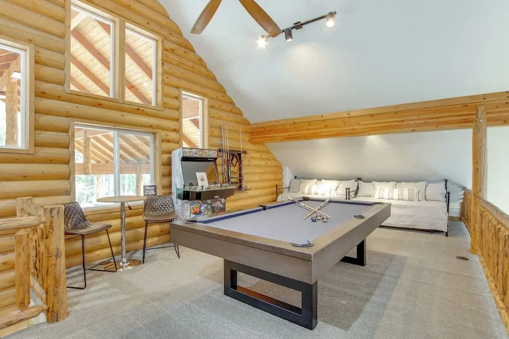 Hot Tub, Game Room! 3-story Brian Head Home