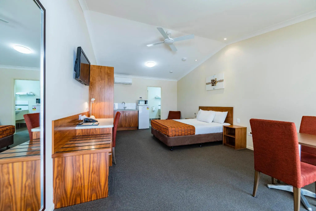 Roma Explorers Inn