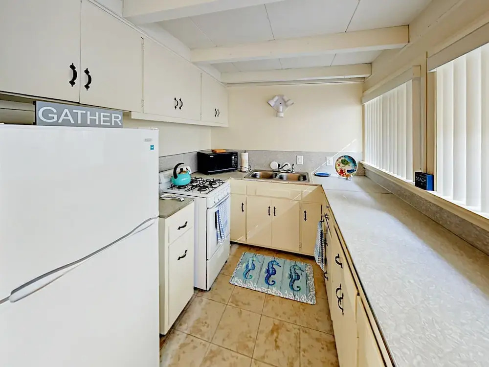 1137 Montauk Ln Duplex Both Units 3 Bedrooms 2 Bathrooms Duplex