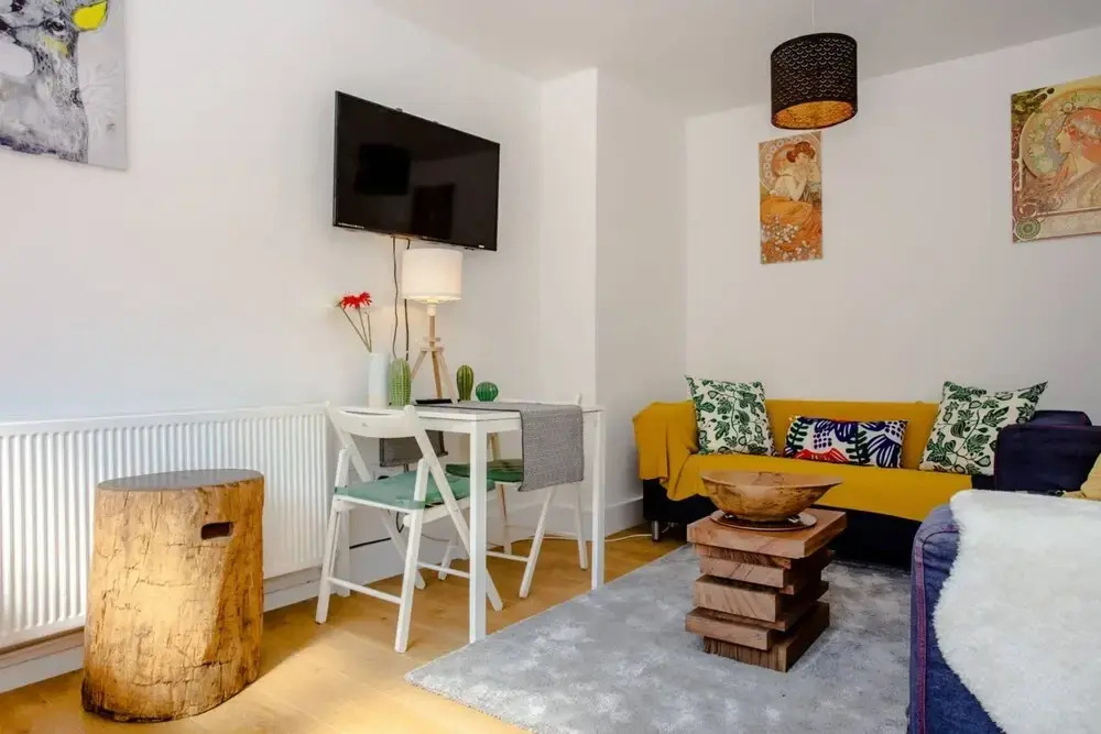 Cosy 4 Bedroom Apartment In Great Location