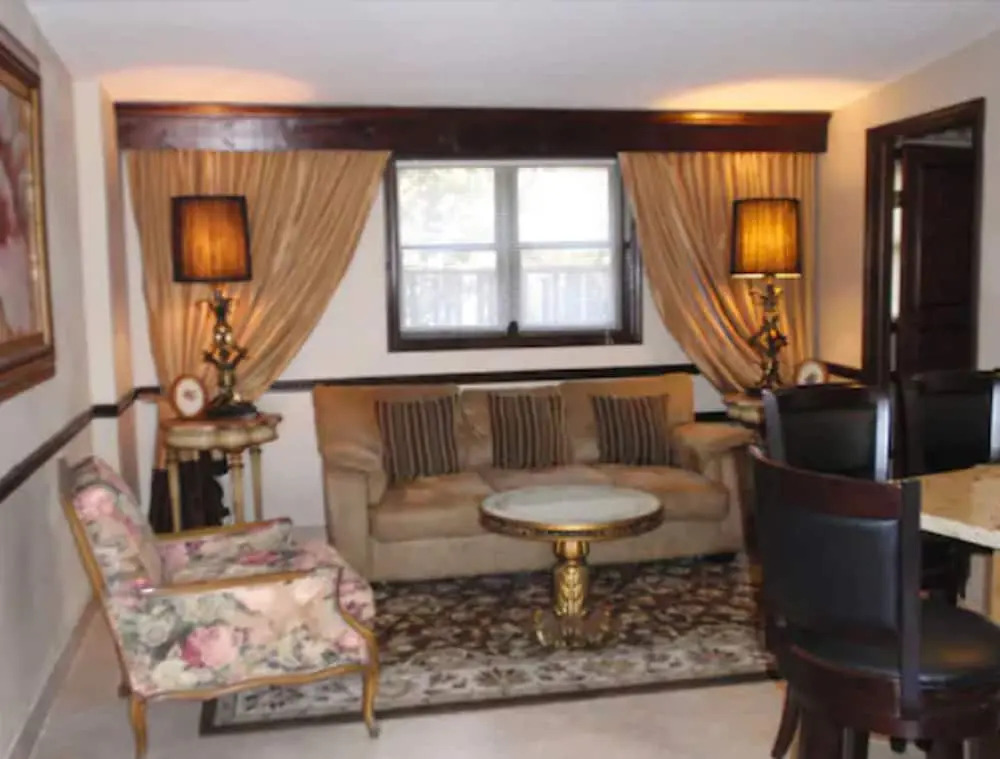 Chalet Inn & Suites