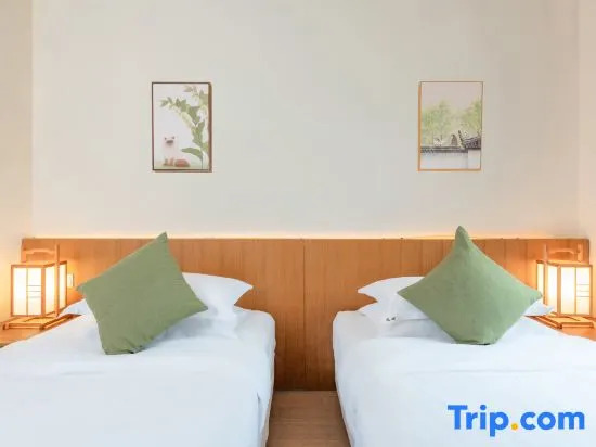Panlong Lishore Resort (Yangshuo West Street Liriver)