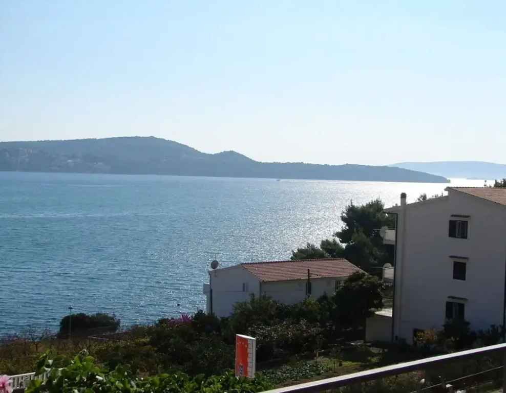 Milka - 100m From the sea - A2