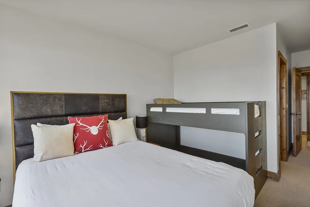 Shooting Star Lodge at Deer Valley Resort - Three Bedroom Deluxe Residence #201 3 Condo