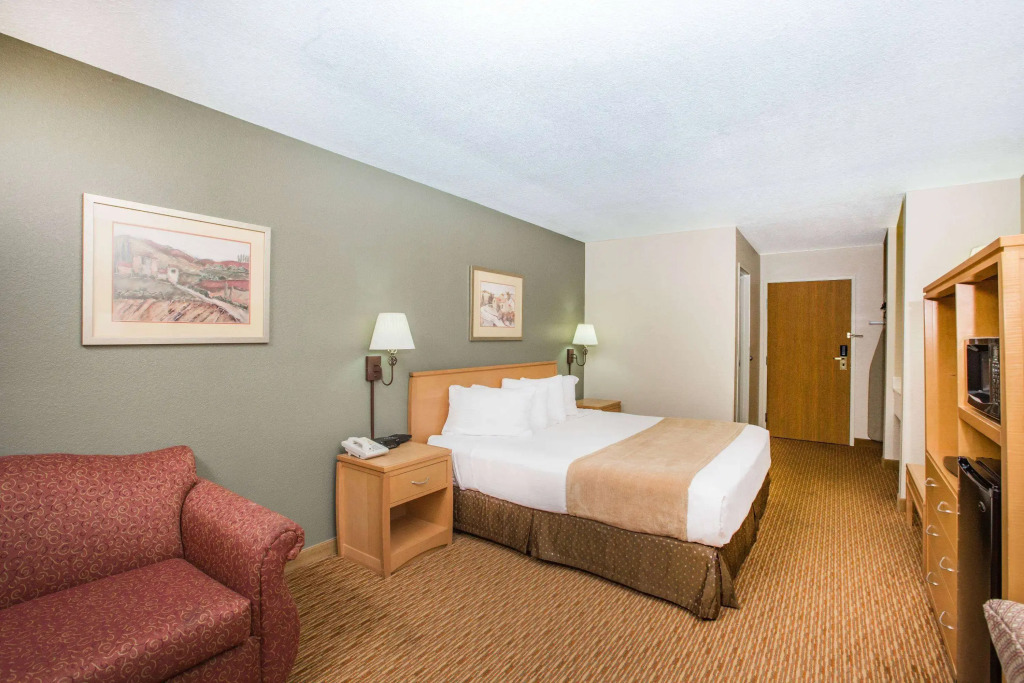 Ramada by Wyndham Spirit Lake/Okoboji