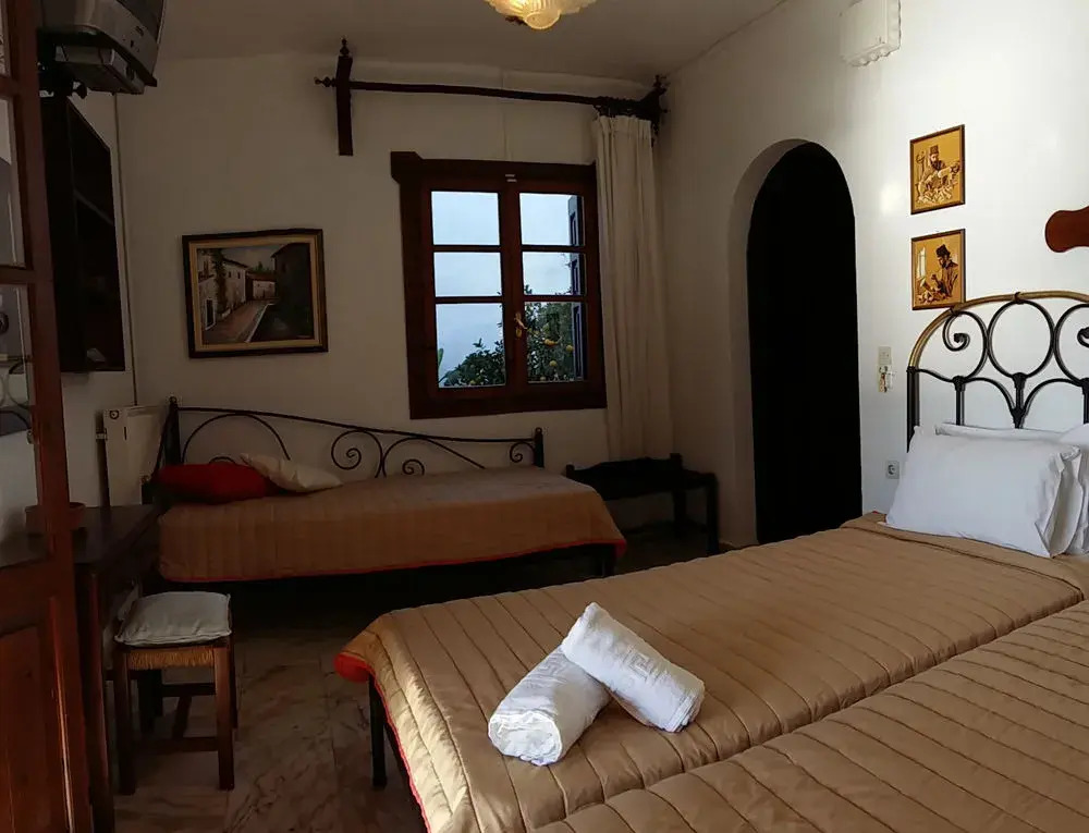 Chrysoulas Guest House