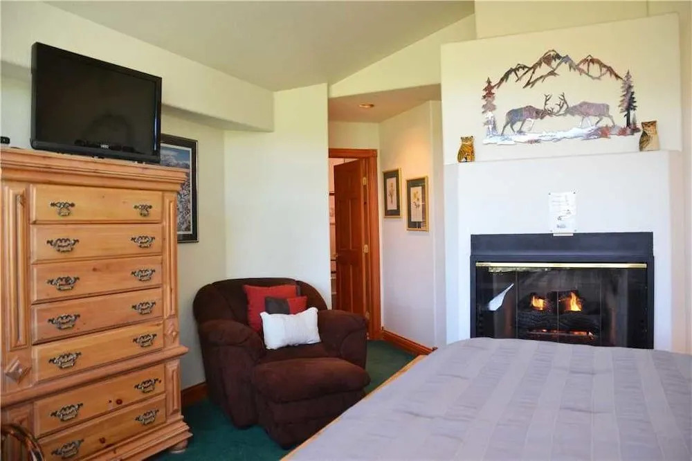 The Woods Townhomes Unit 115 by RedAwning