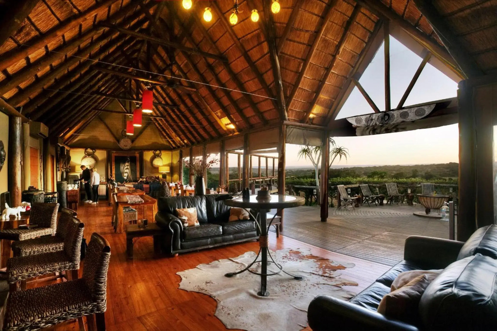 Bush Lodge   Amakhala Game Reserve