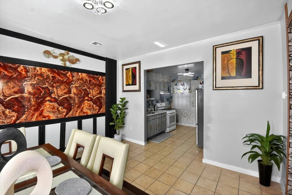 607 Massive 5 Bedroom Close to NYC