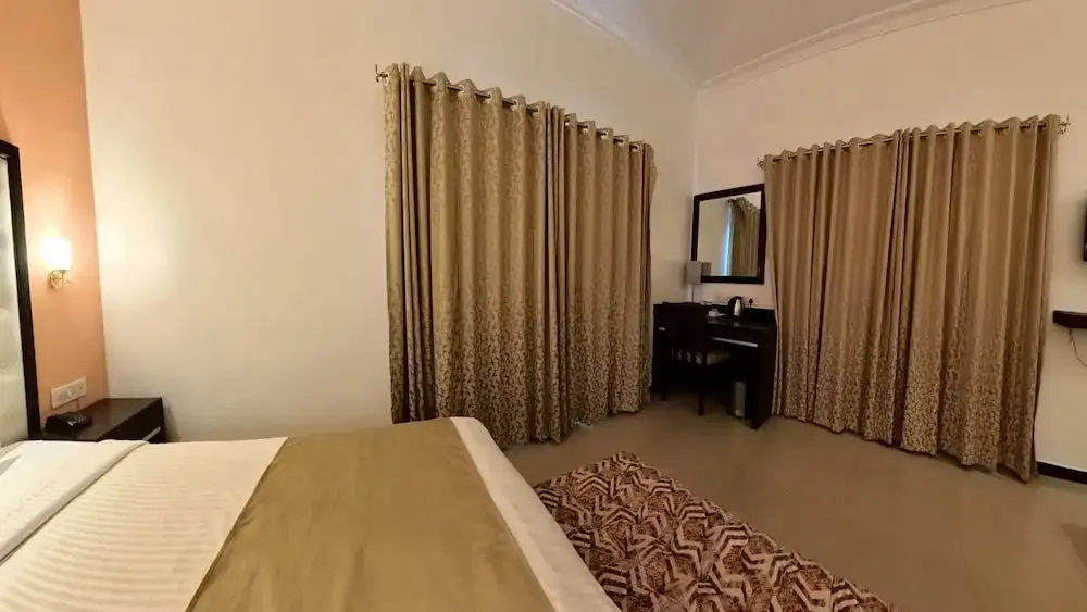 Silver Sands Hideaway Resort, Candolim